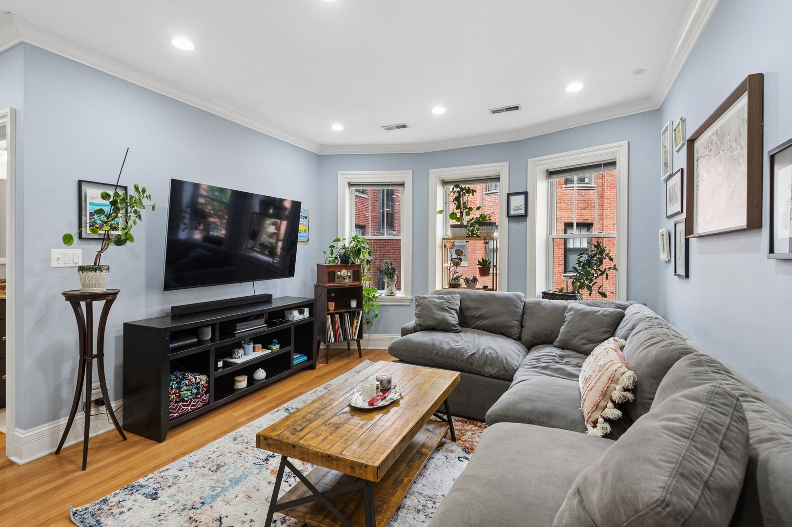 1427 W Elmdale Avenue Unit: 2A