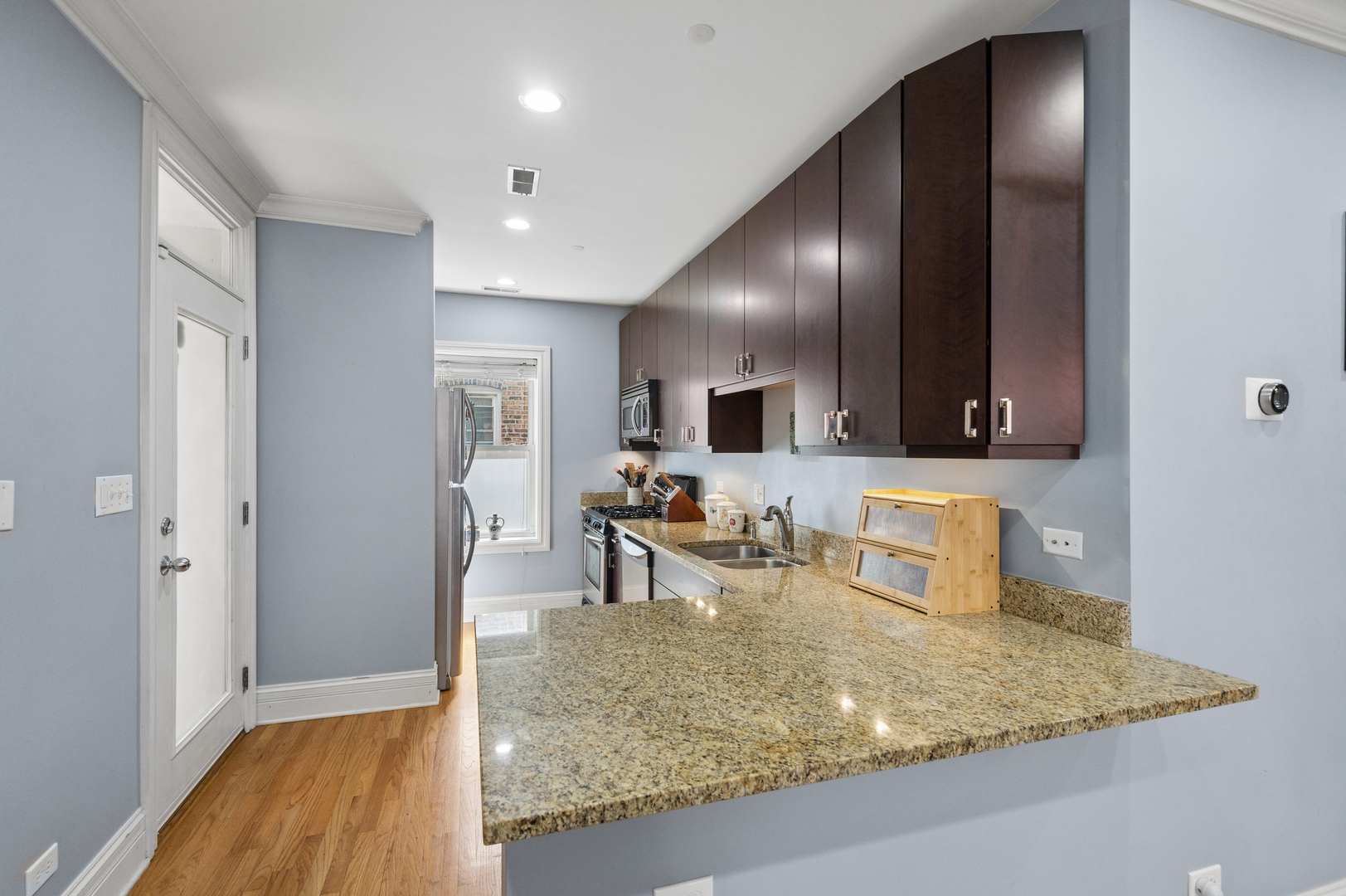 1427 W Elmdale Avenue Unit: 2A