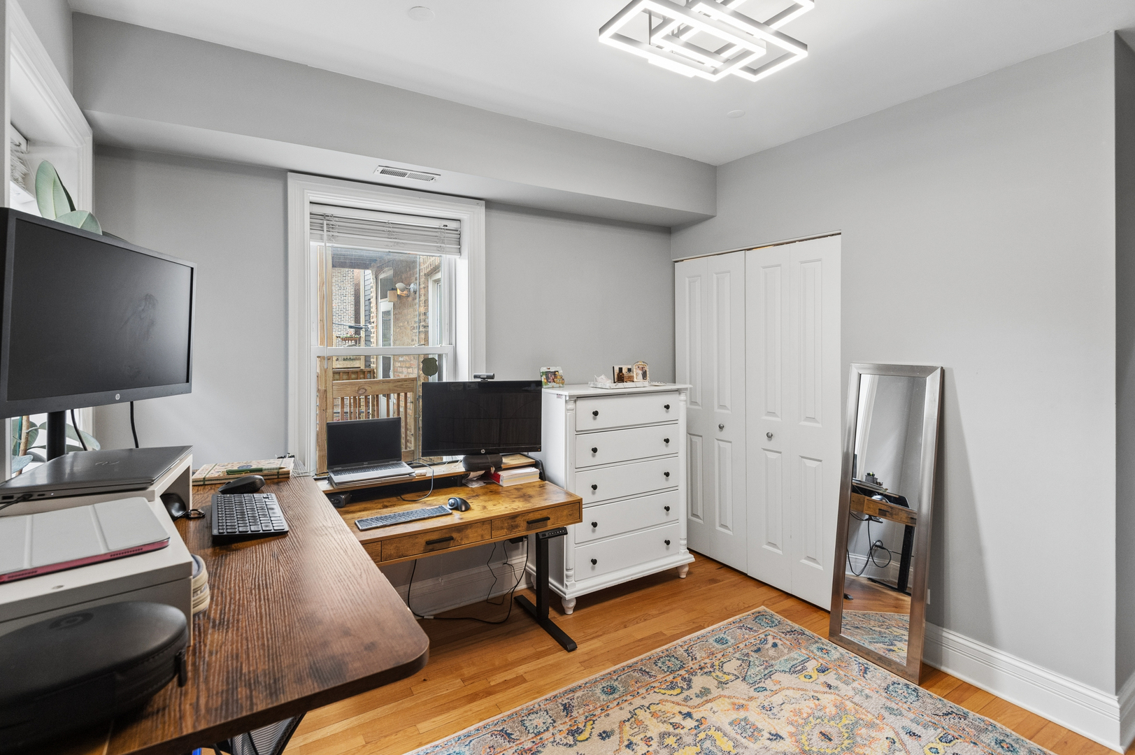 1427 W Elmdale Avenue Unit: 2A