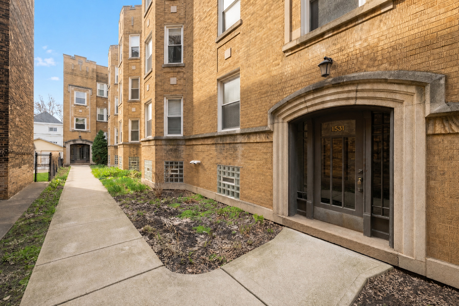 1531 W Rosemont Avenue Unit: 2N