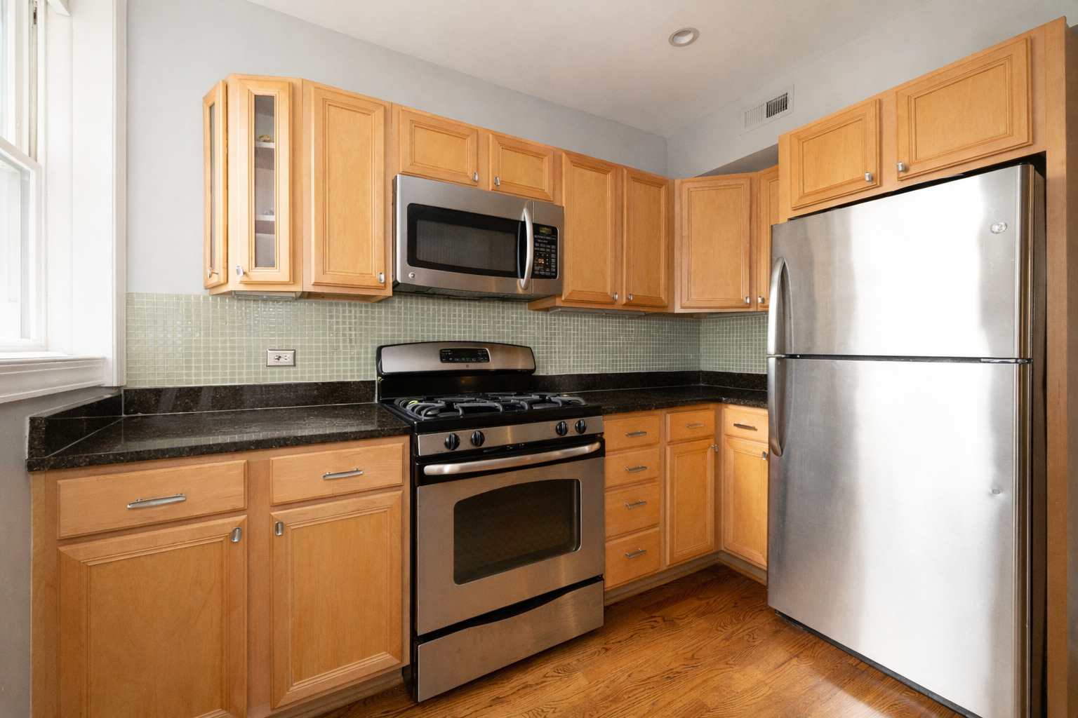 1531 W Rosemont Avenue Unit: 2N