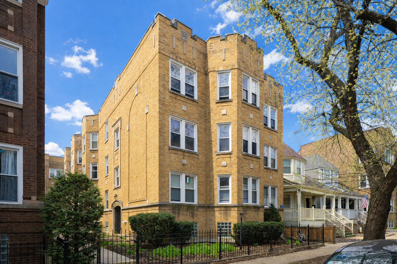 1531 W Rosemont Avenue Unit: 2N