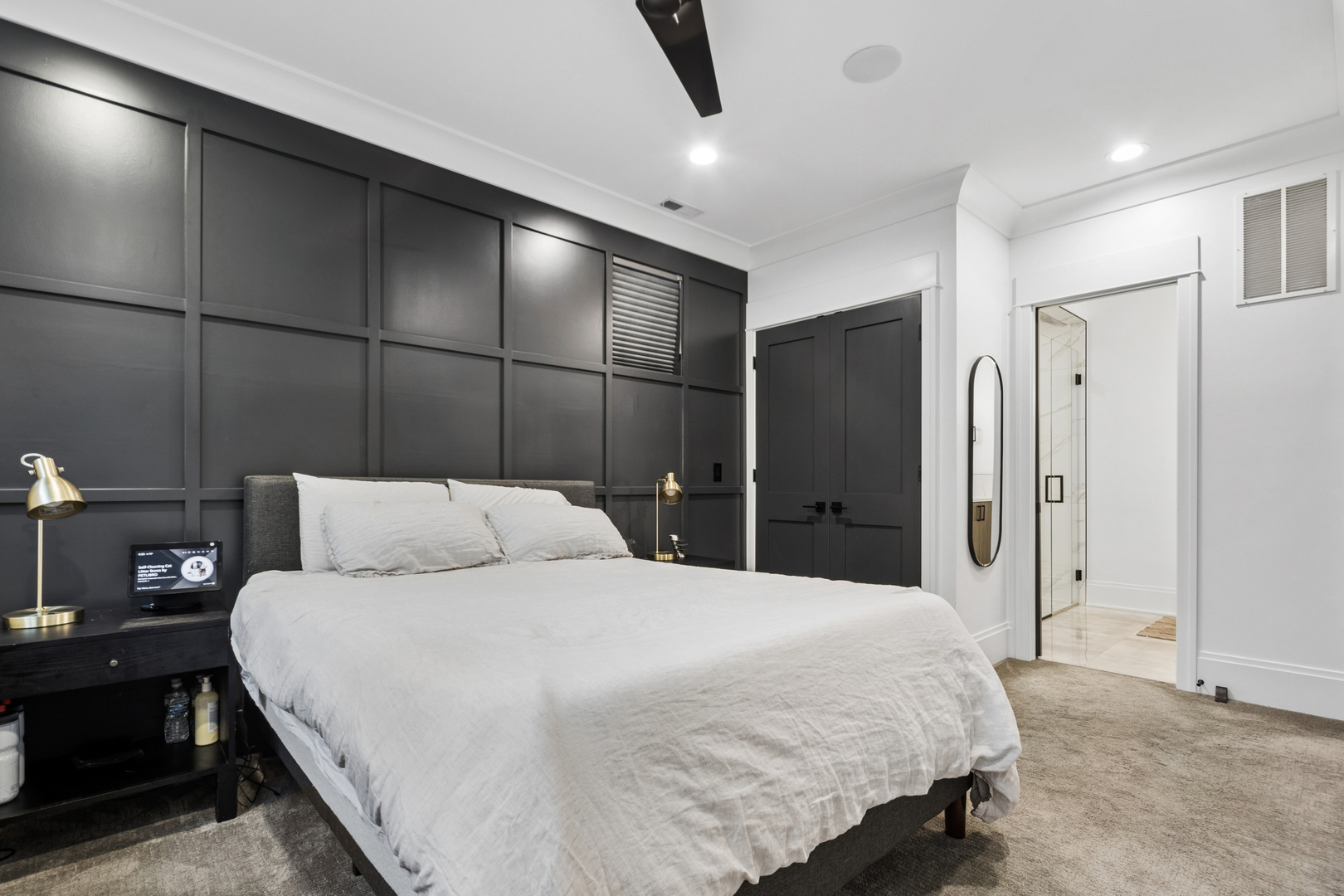1113 W CHESTNUT Street Unit: 1E