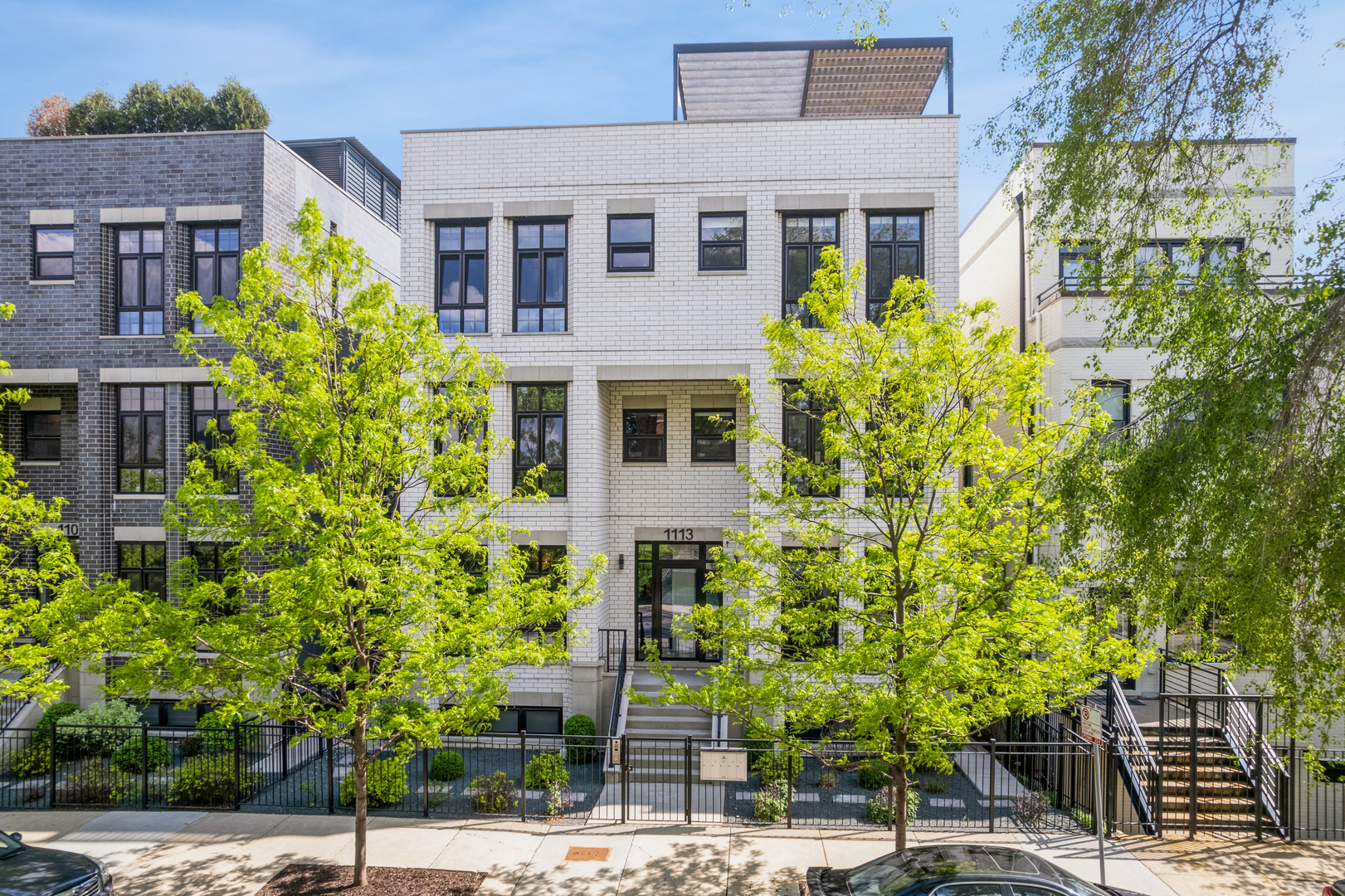 1113 W CHESTNUT Street Unit: 1E