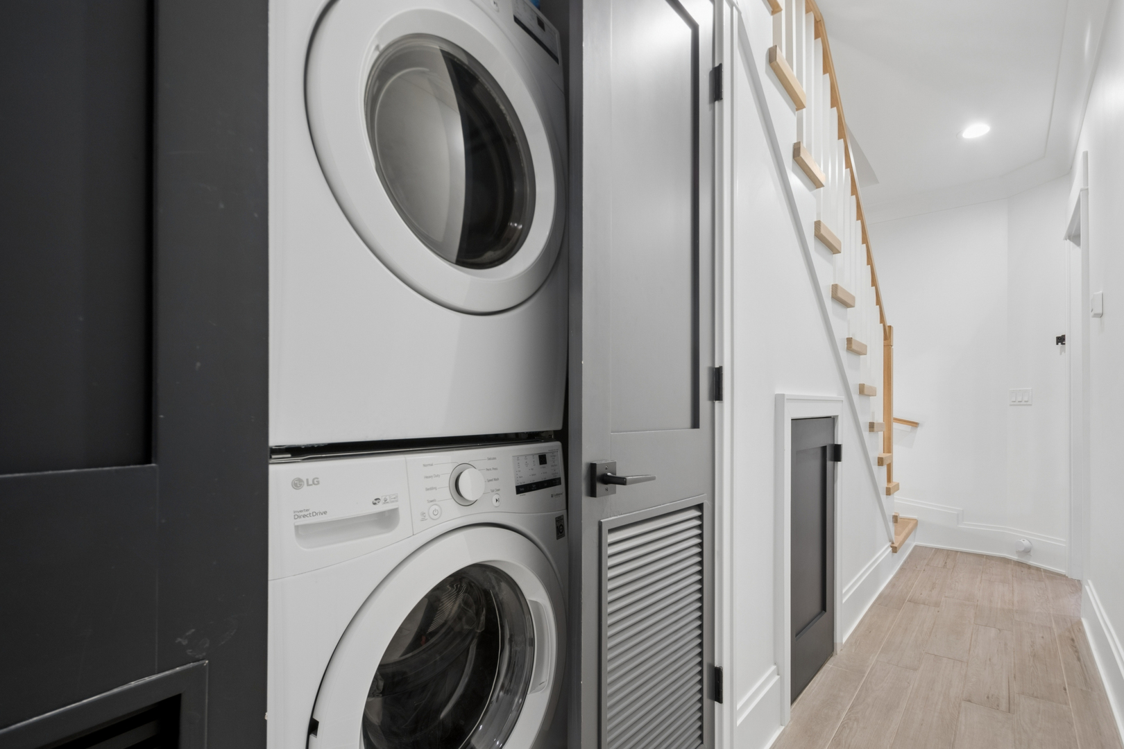 1113 W CHESTNUT Street Unit: 1E
