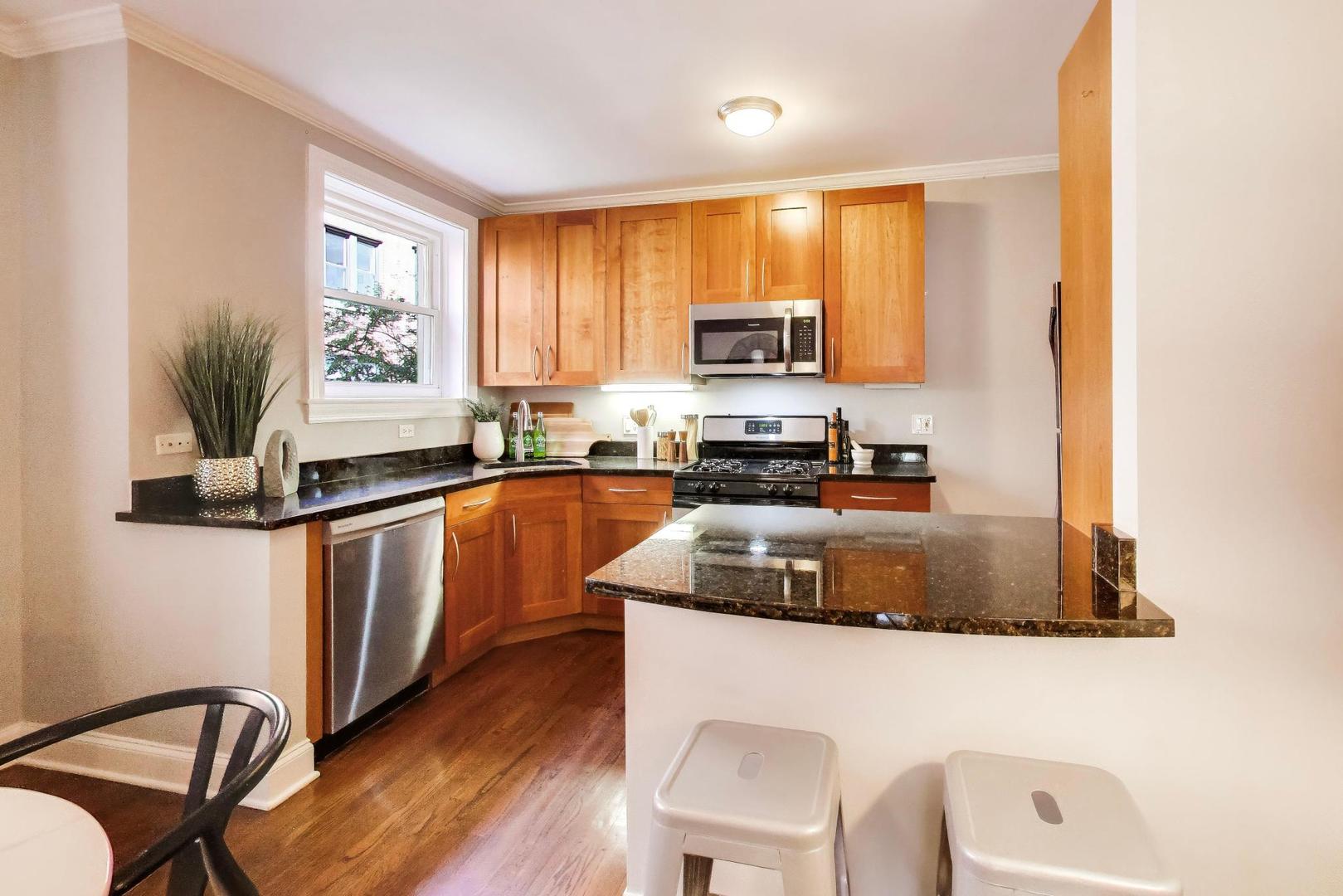 918 W Ainslie Street Unit: 1W