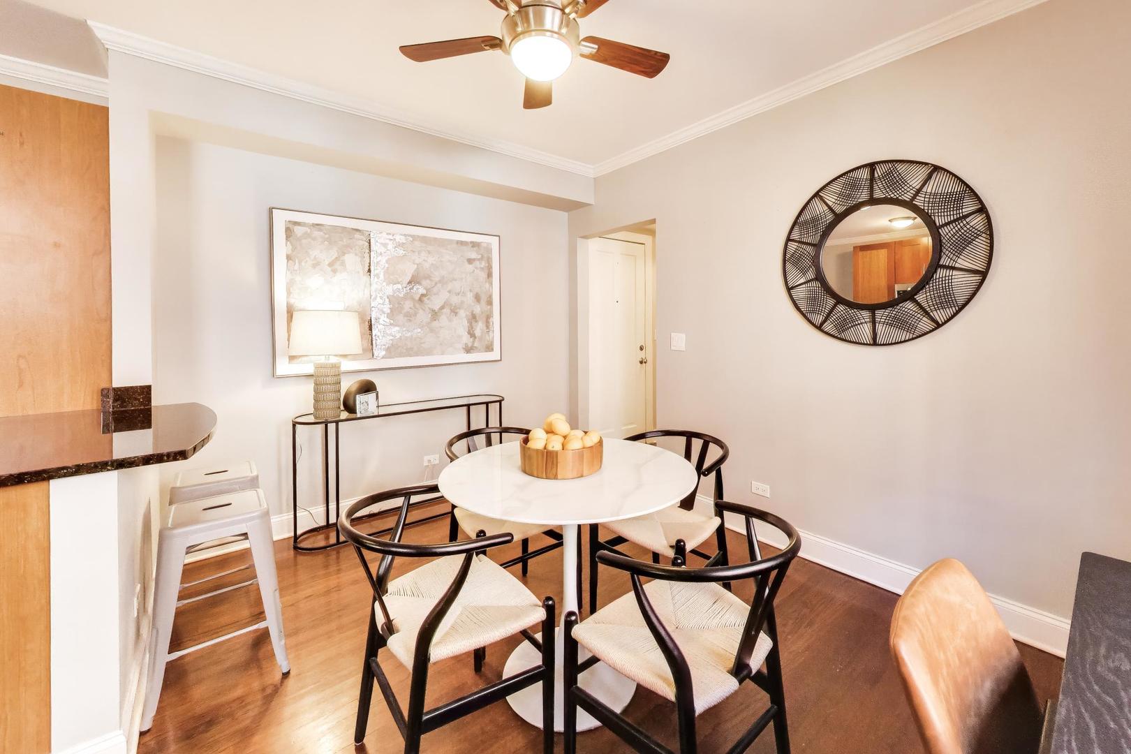 918 W Ainslie Street Unit: 1W
