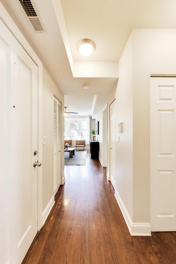 918 W Ainslie Street Unit: 1W