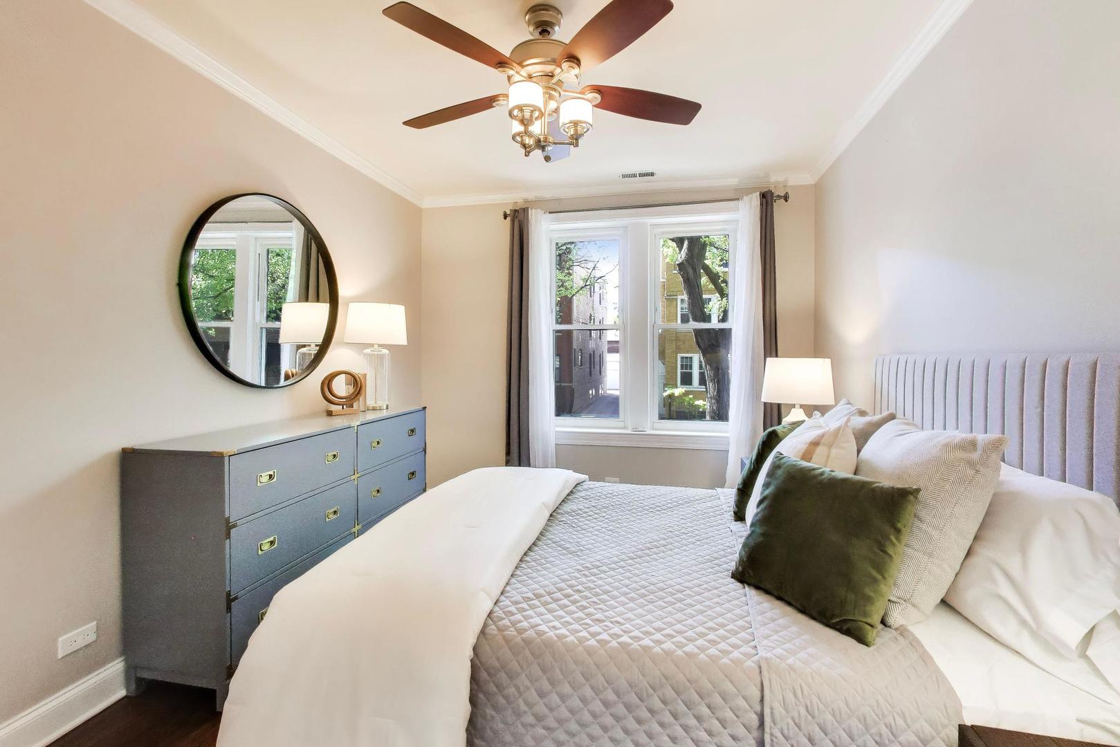 918 W Ainslie Street Unit: 1W