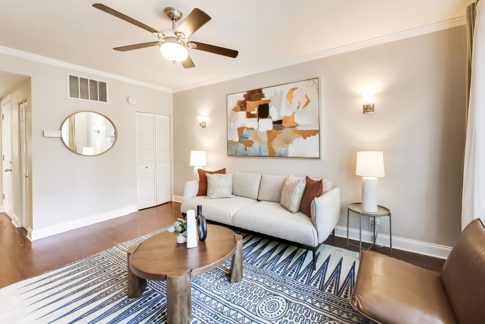 918 W Ainslie Street Unit: 1W