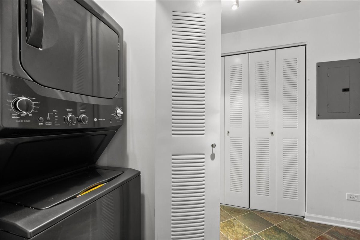 520 W Huron Street Unit: 603