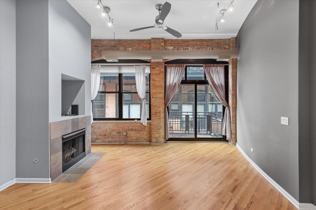 520 W Huron Street Unit: 603