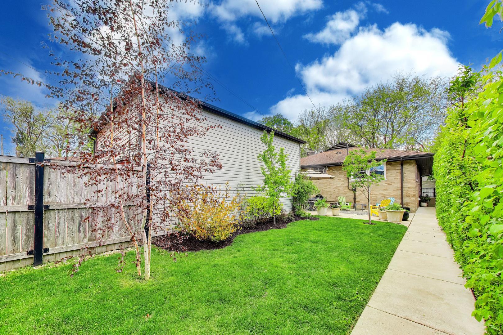 2646 W Birchwood Avenue