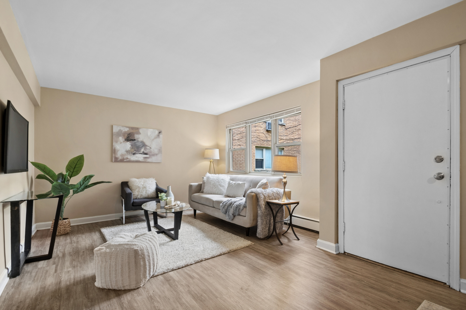 1711 W Estes Avenue Unit: 1S