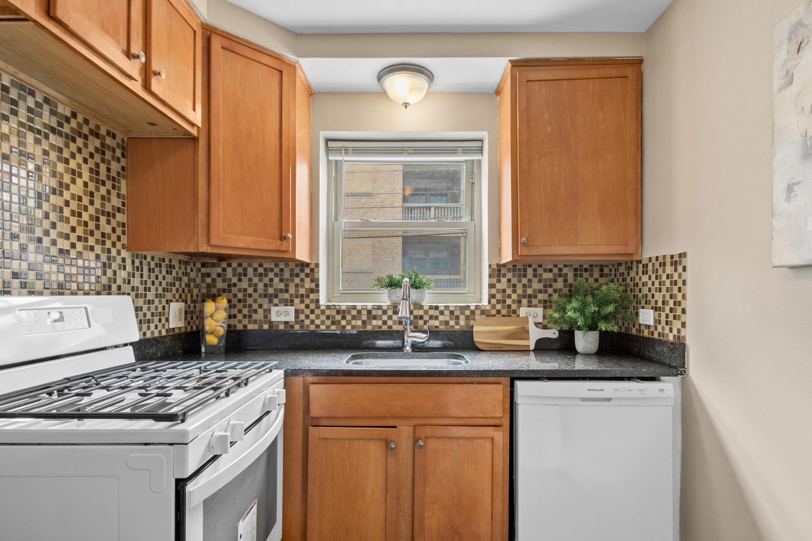 1711 W Estes Avenue Unit: 1S