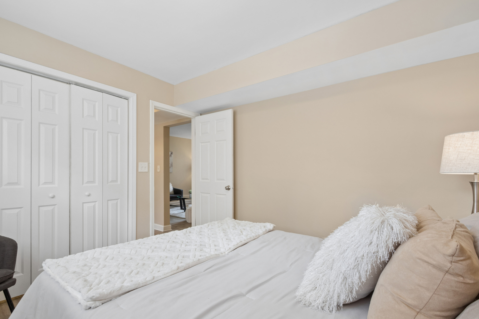1711 W Estes Avenue Unit: 1S