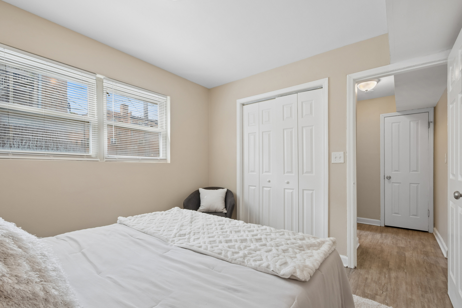 1711 W Estes Avenue Unit: 1S