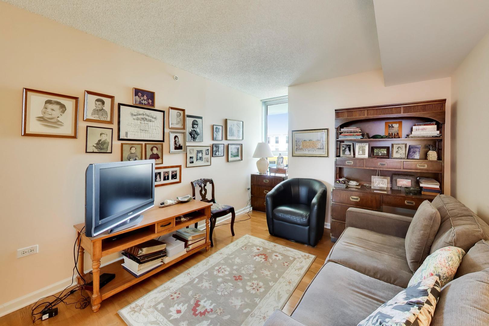 1580 sherman Avenue Unit: PH6