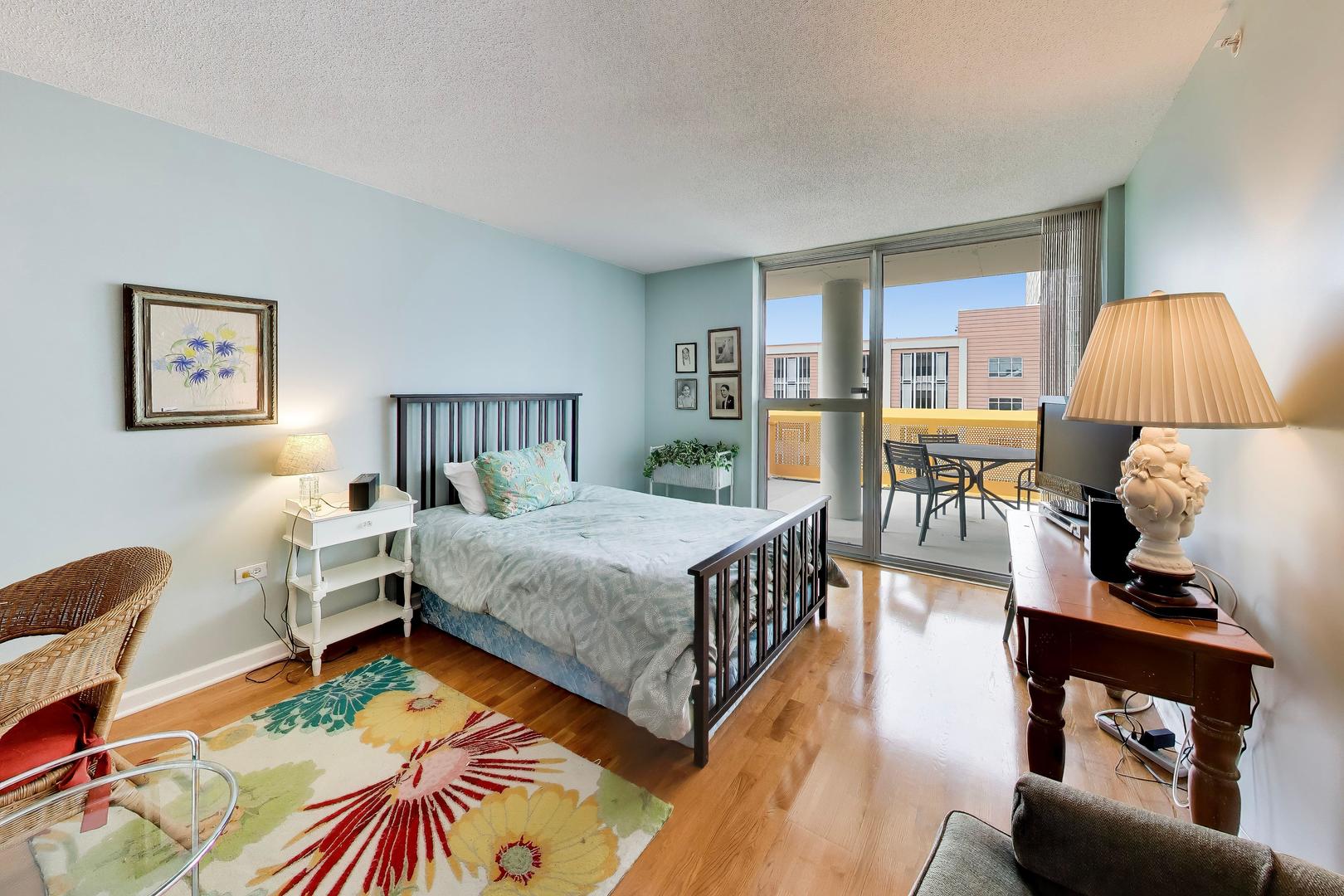 1580 sherman Avenue Unit: PH6