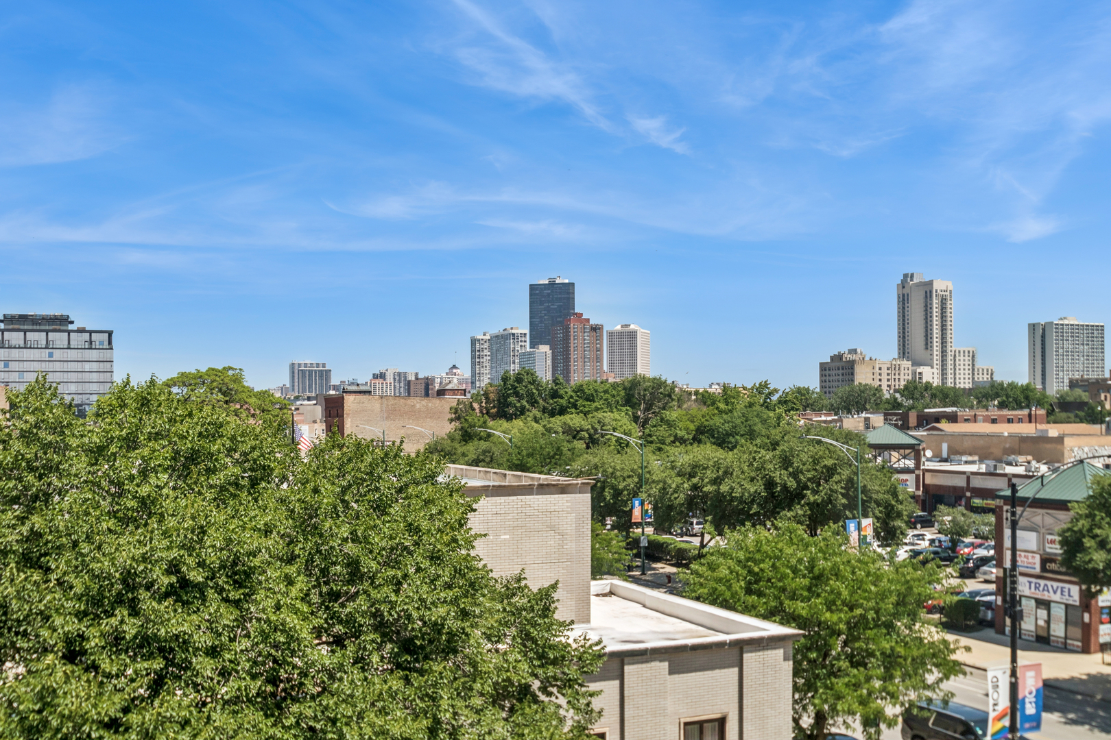 1215 W GUNNISON Street Unit: 313