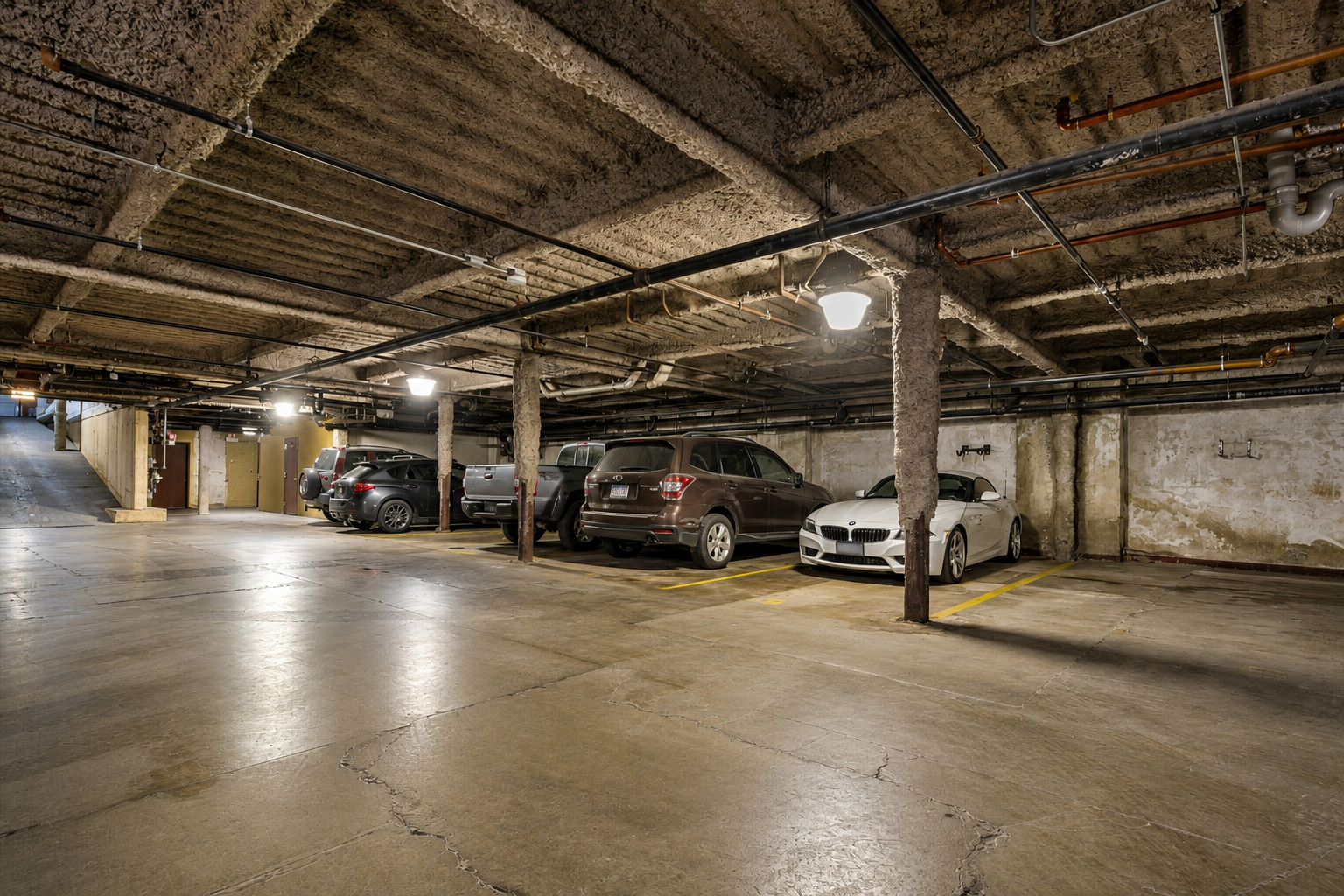 1215 W GUNNISON Street Unit: 313