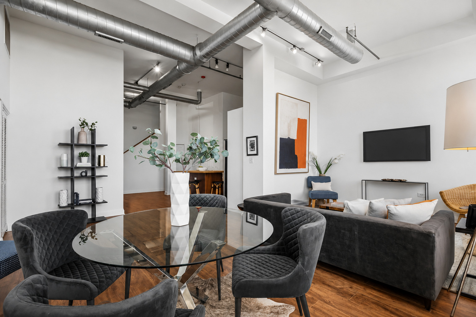 1215 W GUNNISON Street Unit: 313