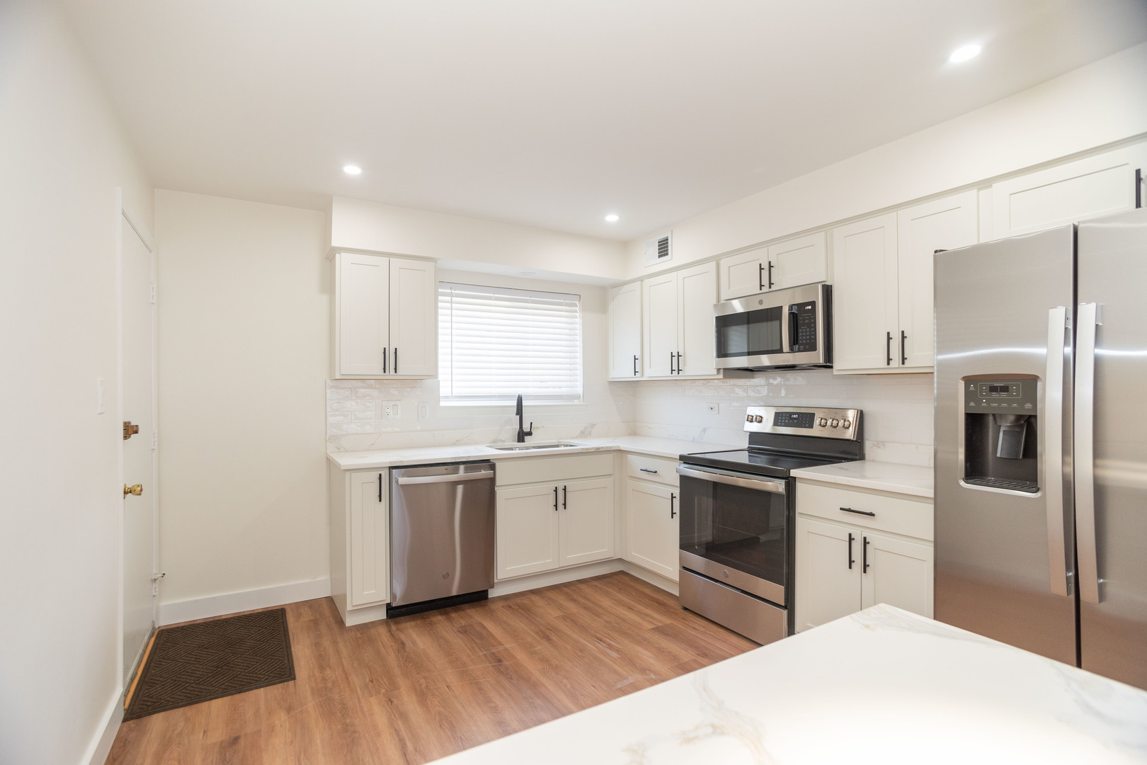 9446 Bay Colony Drive Unit: 1S