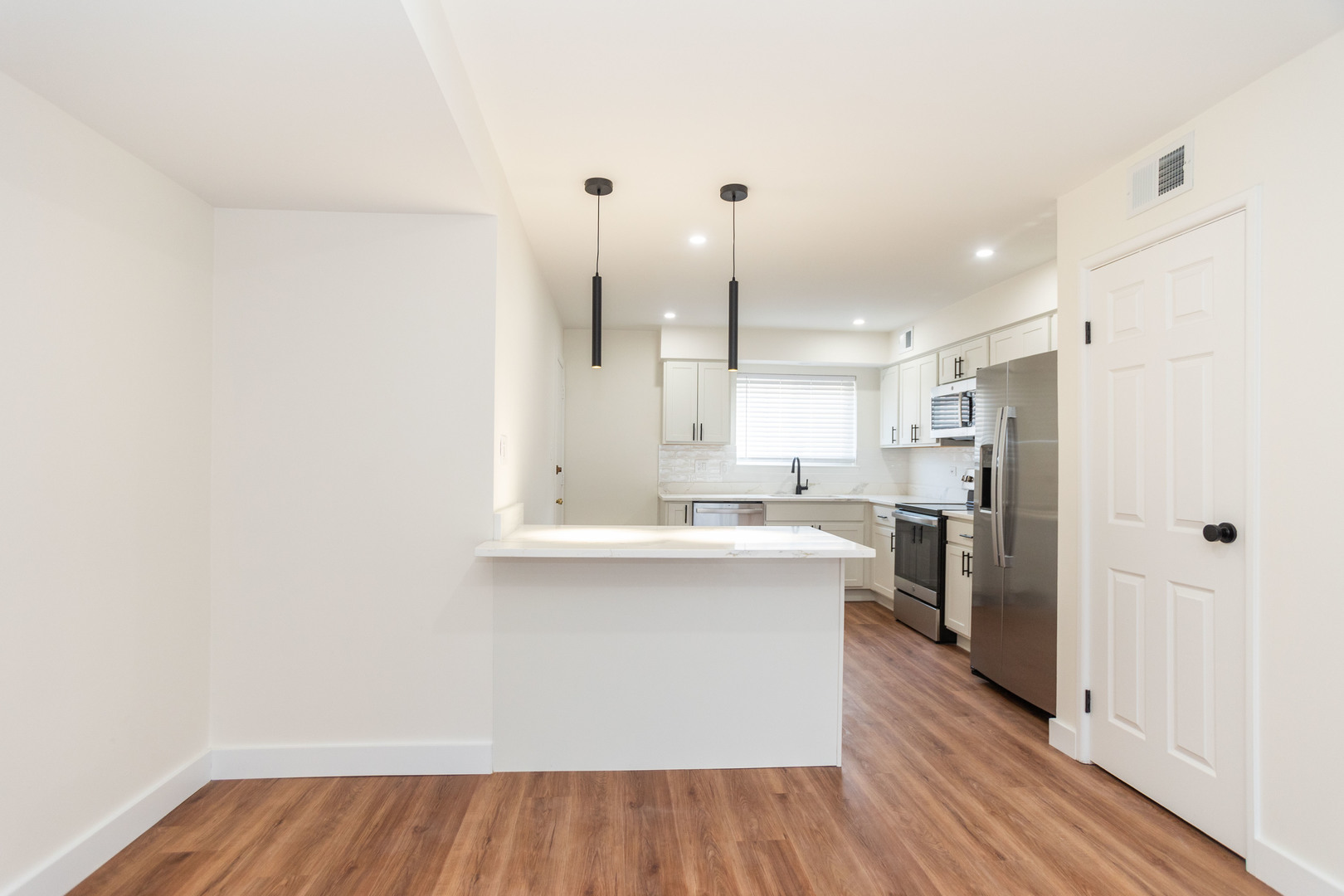 9446 Bay Colony Drive Unit: 1S