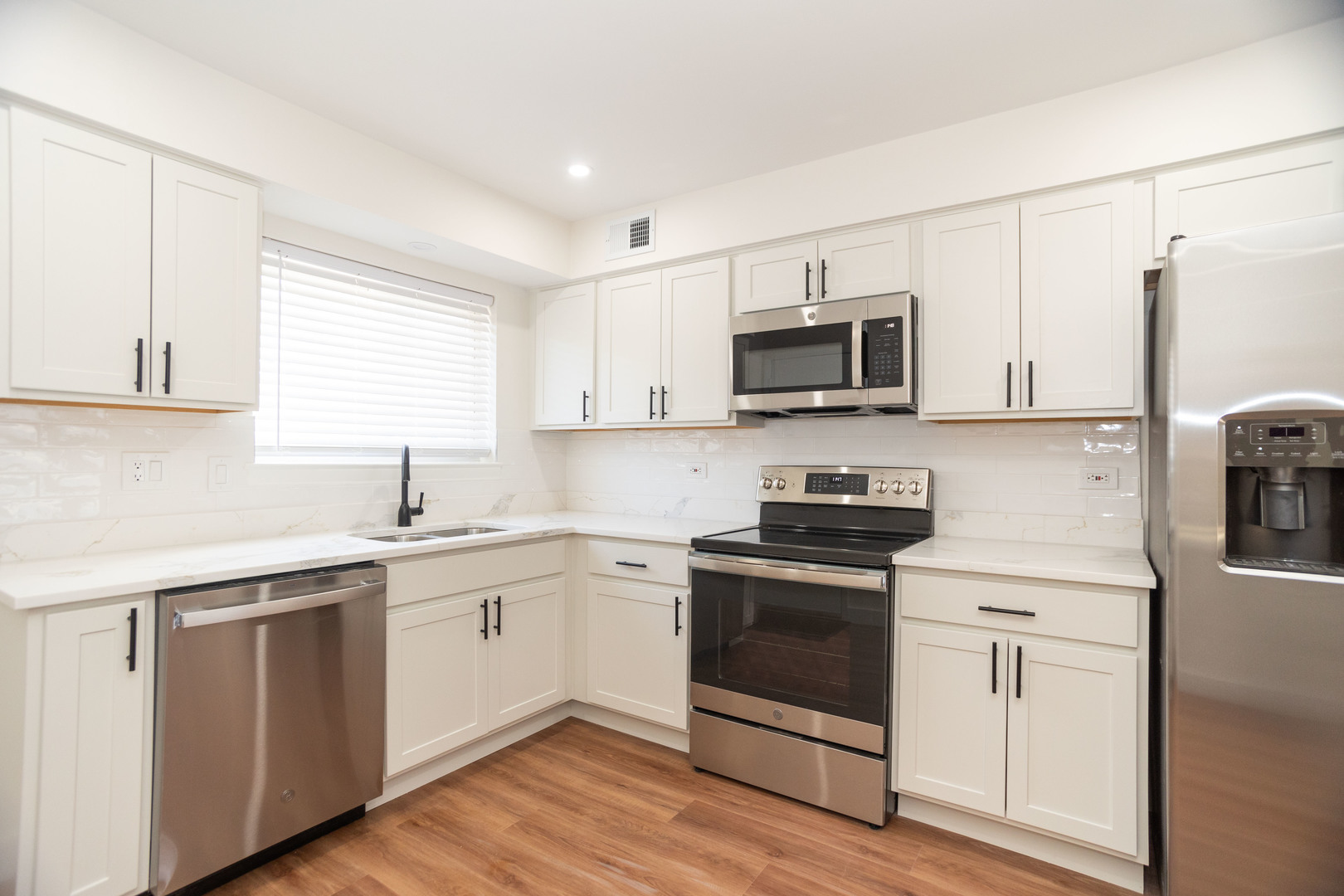 9446 Bay Colony Drive Unit: 1S