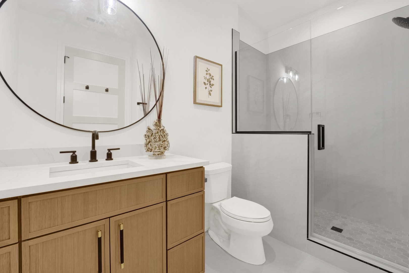 5630 N Broadway Street Unit: 4E