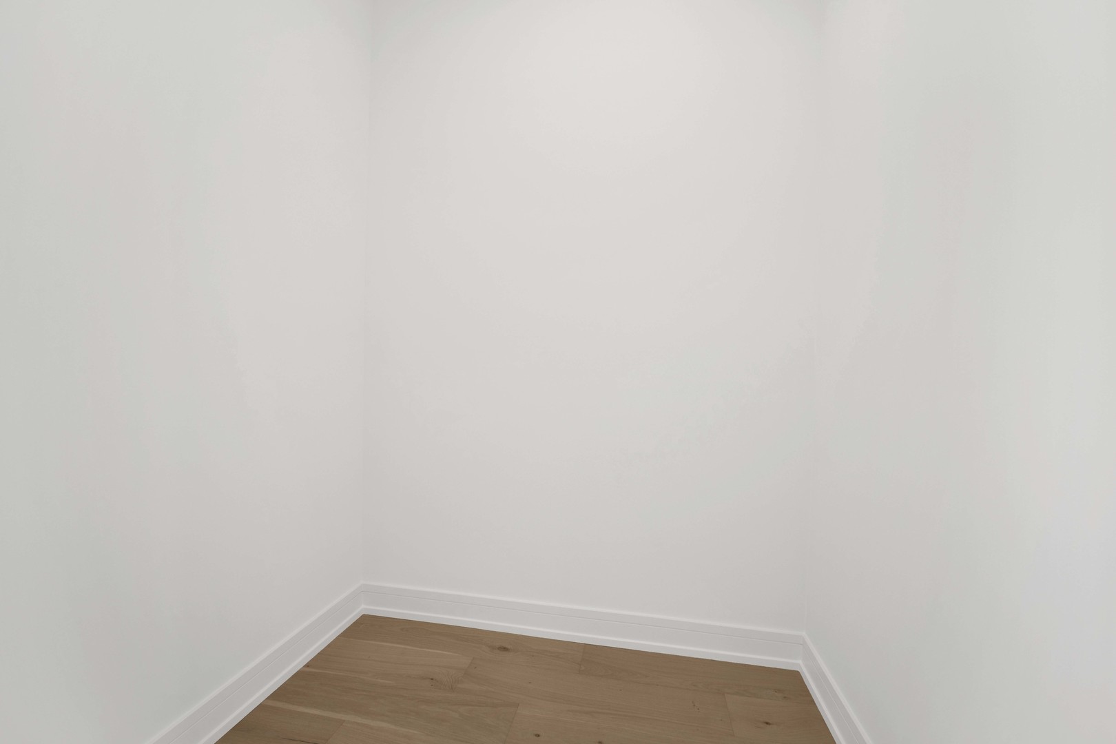 5630 N Broadway Street Unit: 4E