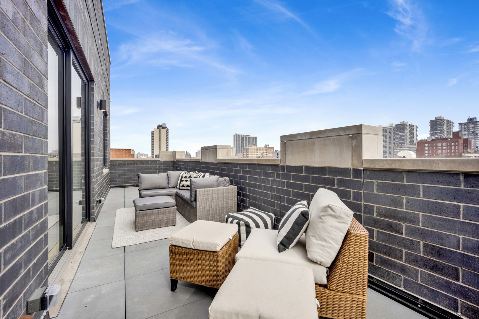 5630 N Broadway Street Unit: 4E