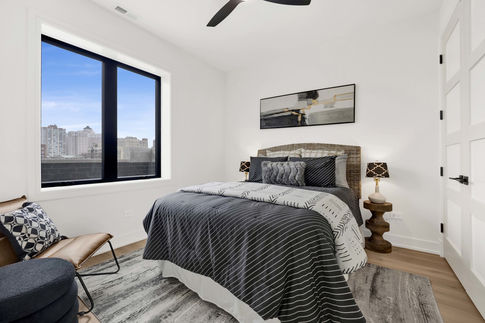 5630 N Broadway Street Unit: 4E