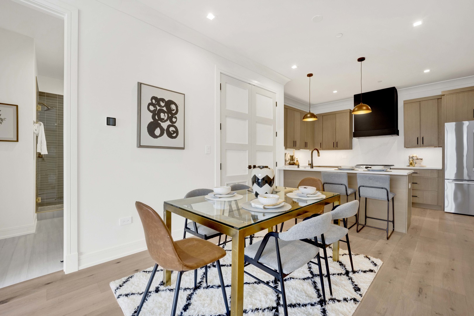 5630 N Broadway Street Unit: 4E