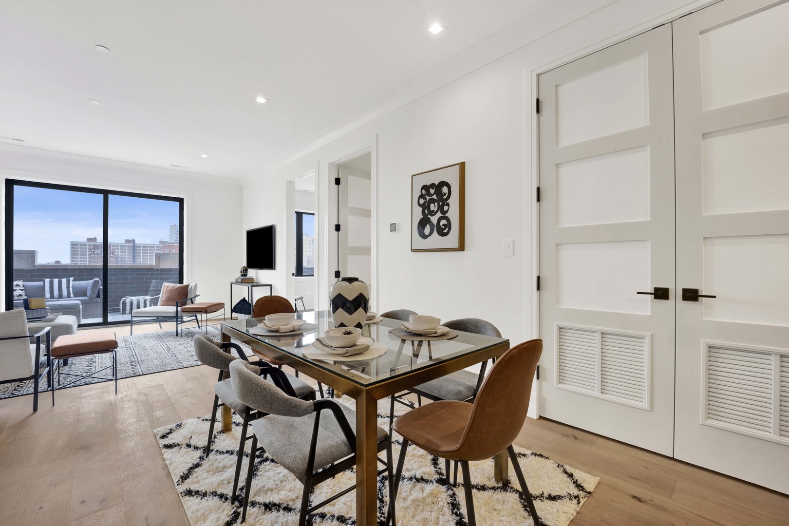 5630 N Broadway Street Unit: 4E