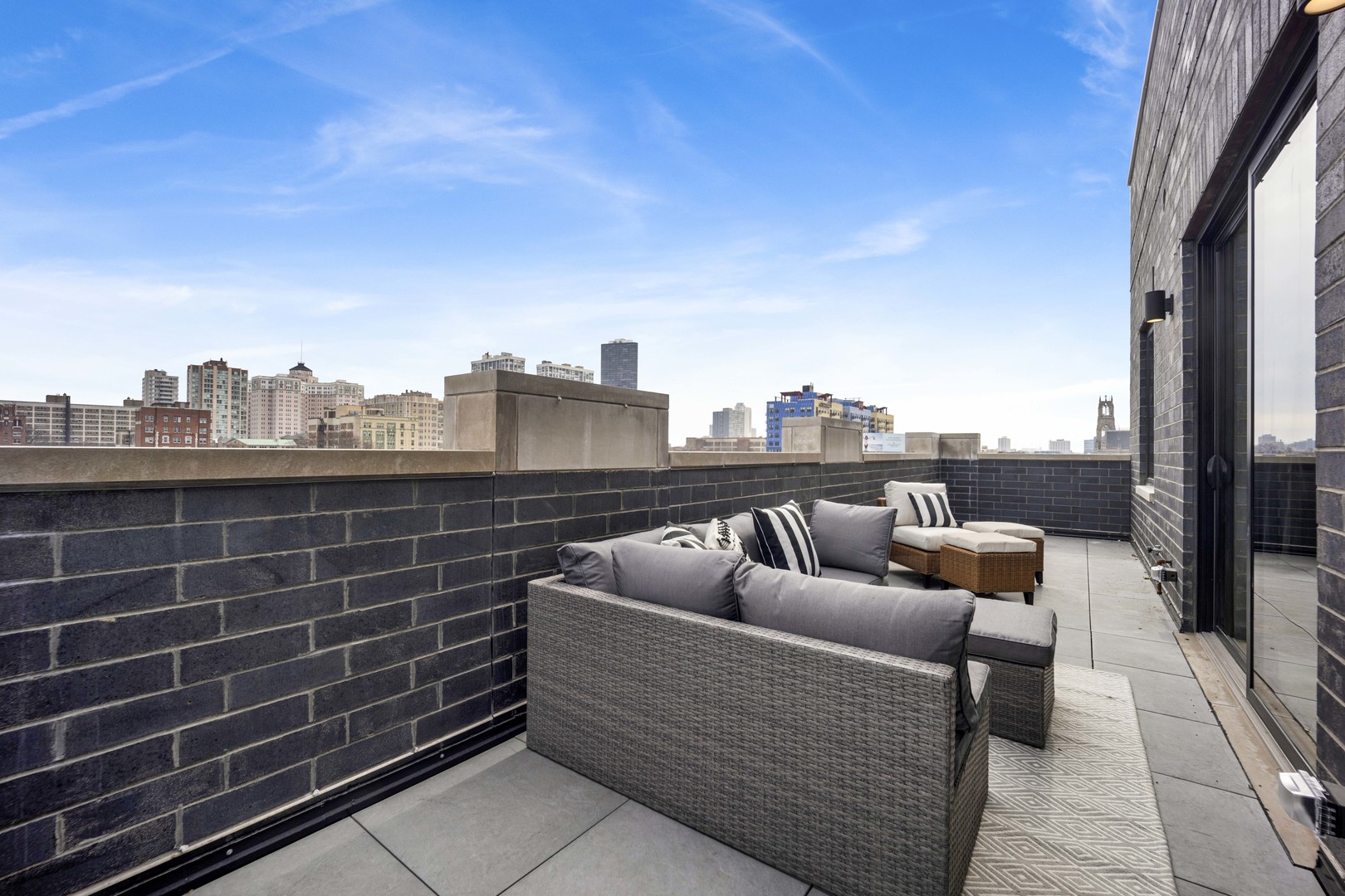 5630 N Broadway Street Unit: 4E
