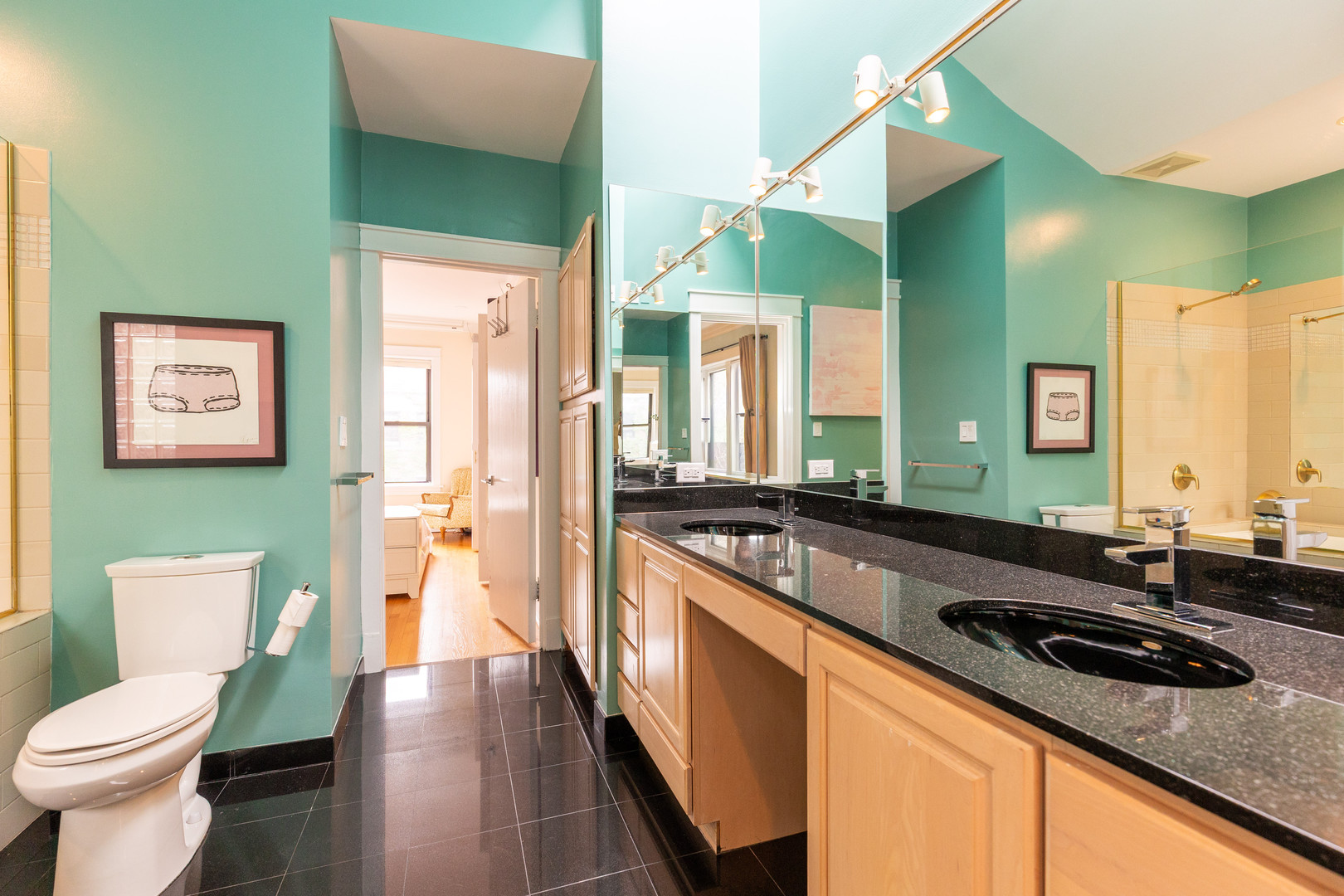 560 W Roscoe Street Unit: 3E