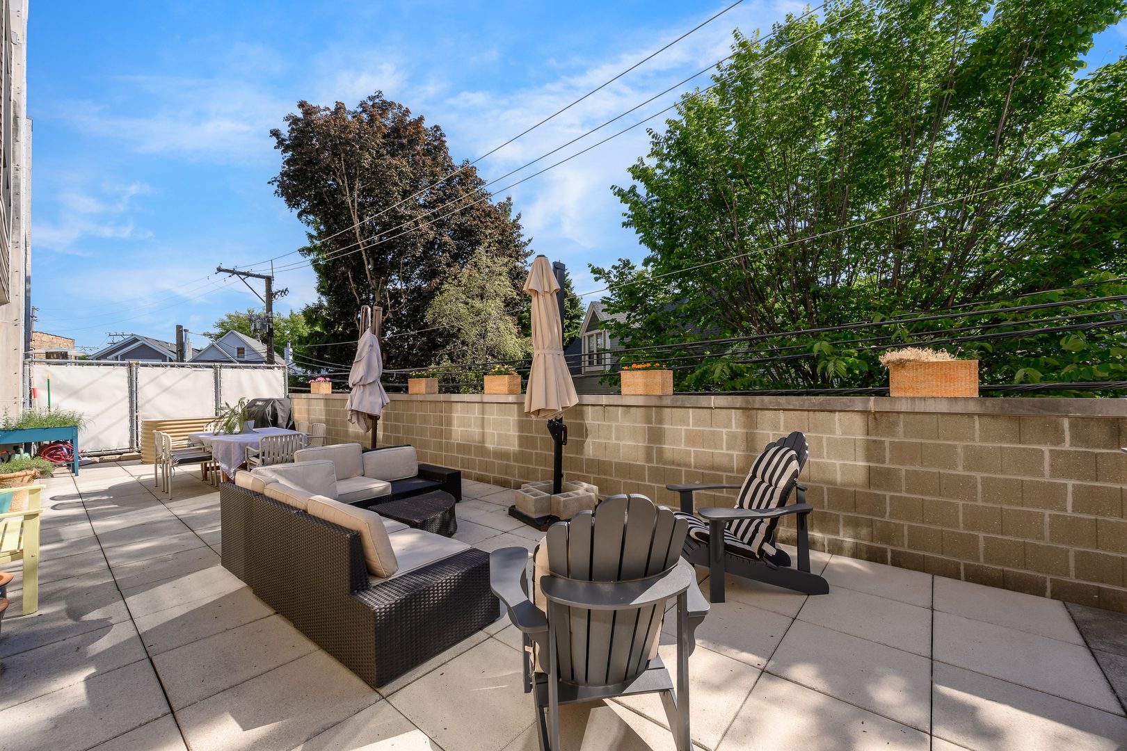 4114 N Lincoln Avenue Unit: 211