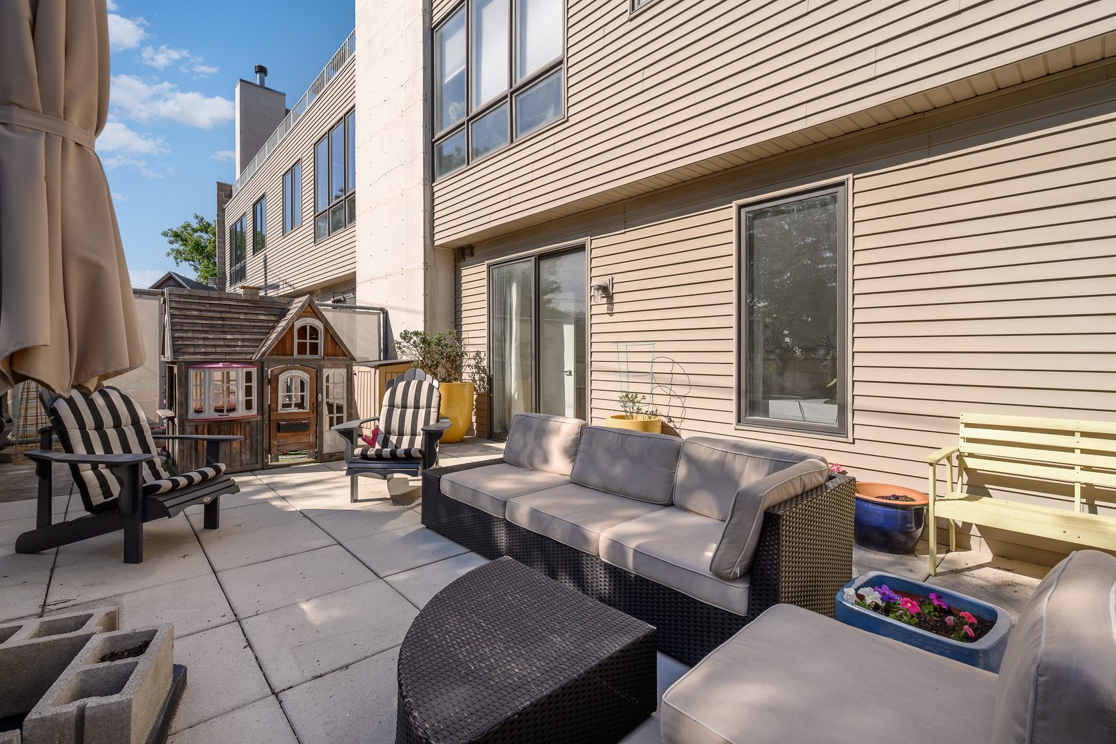 4114 N Lincoln Avenue Unit: 211