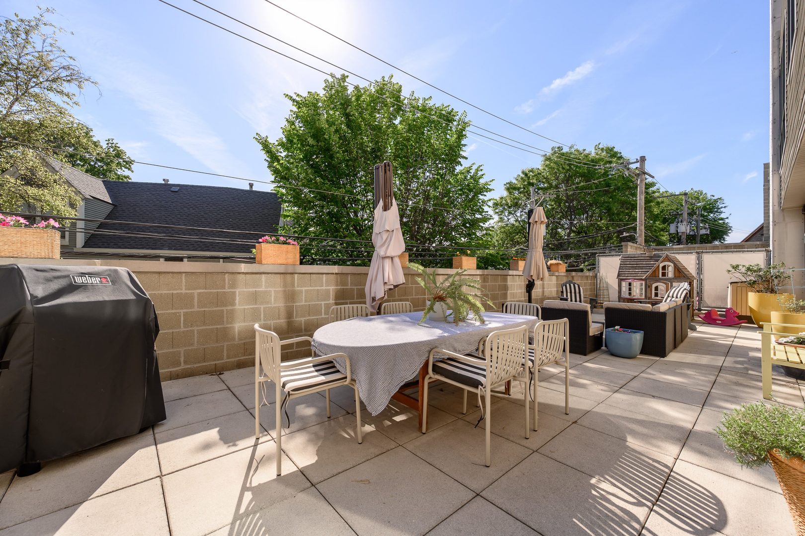 4114 N Lincoln Avenue Unit: 211