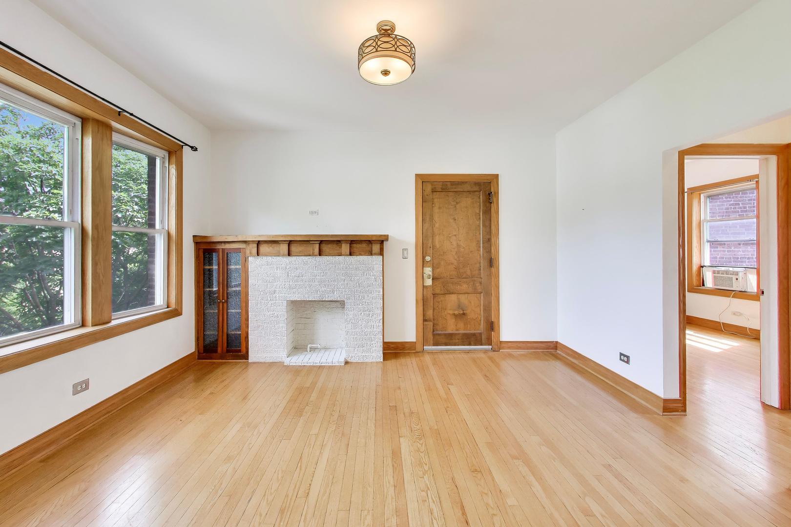 5712 N Wayne Avenue Unit: 3