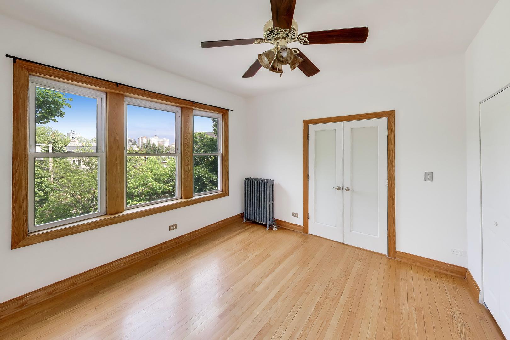 5712 N Wayne Avenue Unit: 3