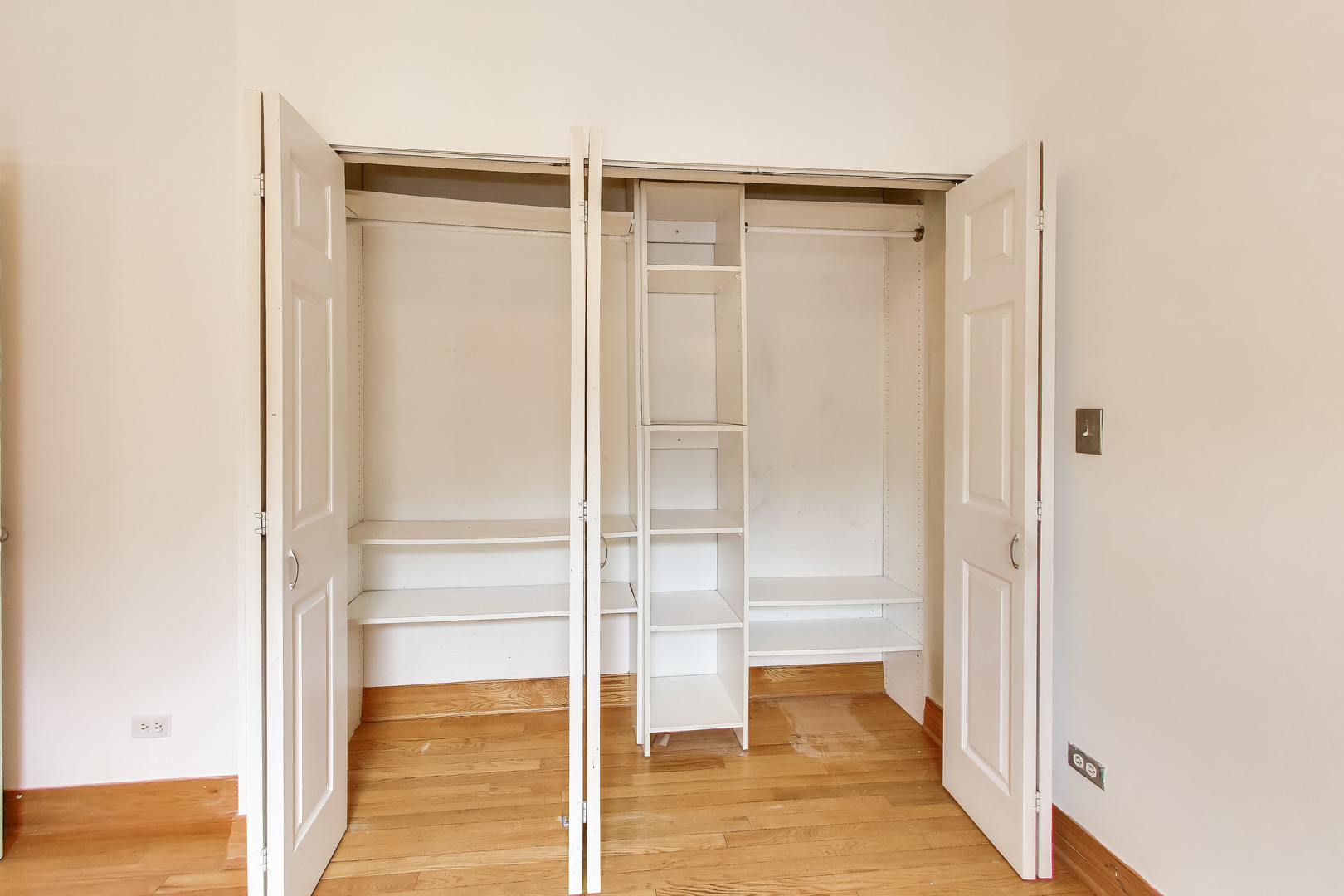 5712 N Wayne Avenue Unit: 3