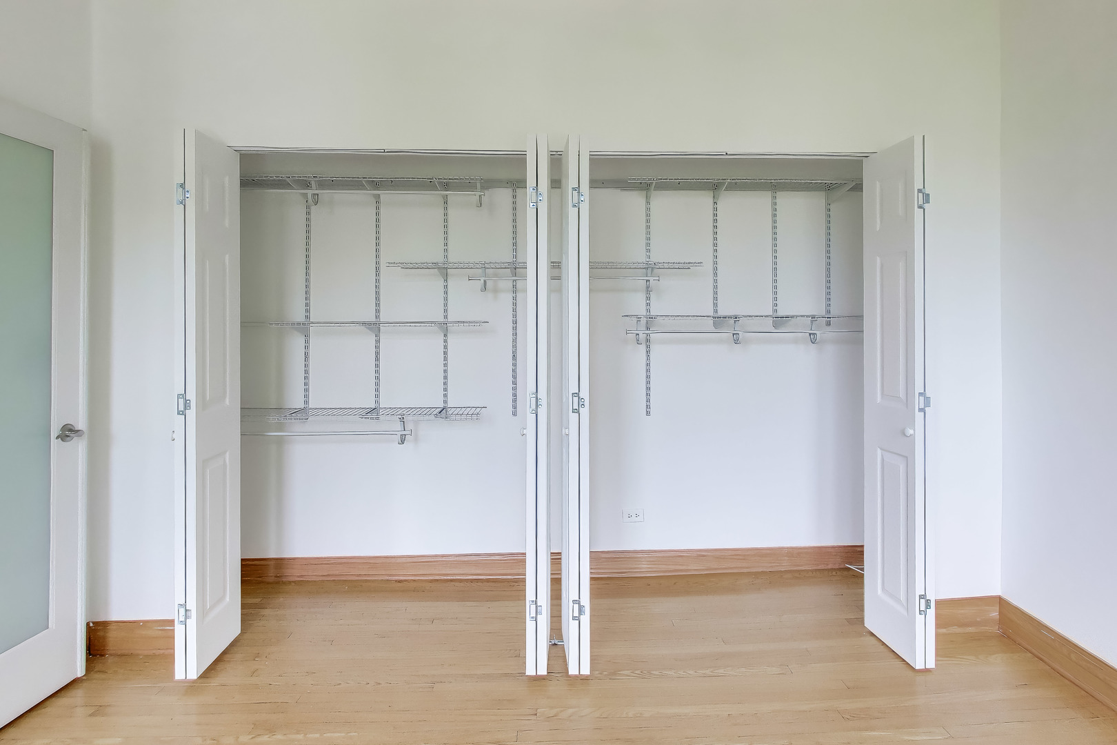 5712 N Wayne Avenue Unit: 3