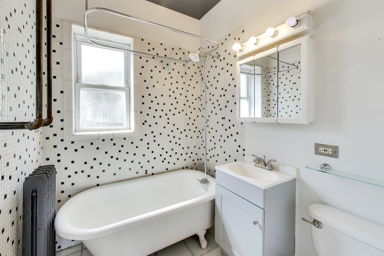 5712 N Wayne Avenue Unit: 3