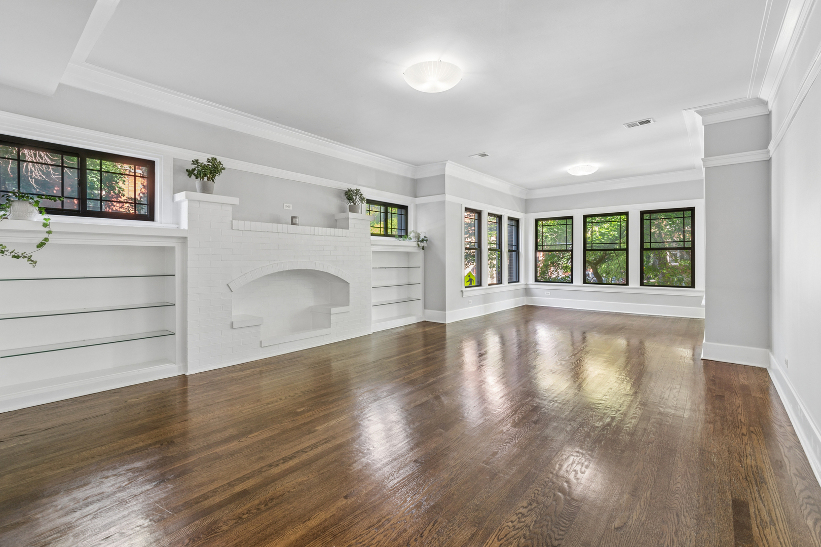 1467 W Fargo Avenue Unit: 1