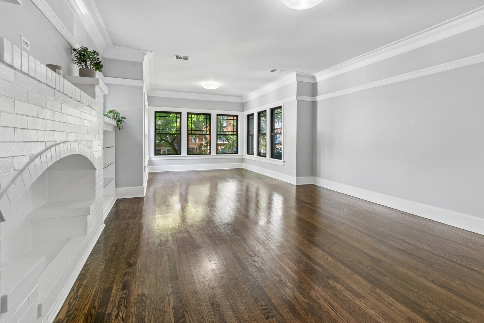 1467 W Fargo Avenue Unit: 1