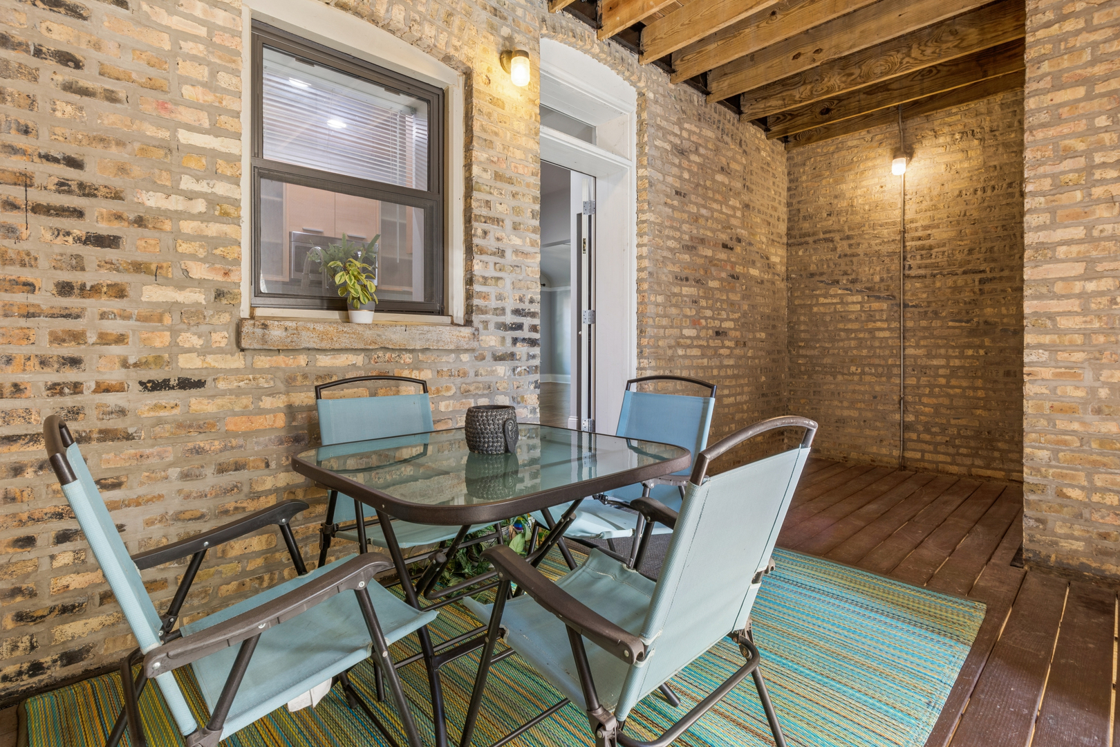 1467 W Fargo Avenue Unit: 1