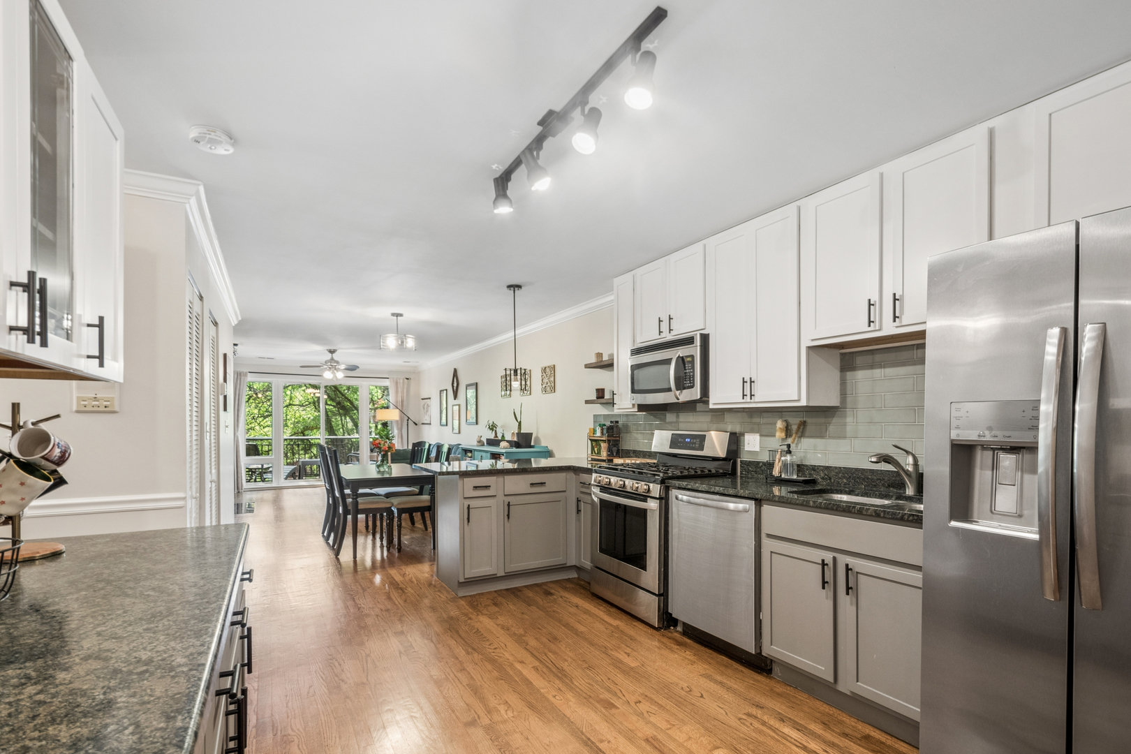 1514 W Pratt Boulevard Unit: 3B