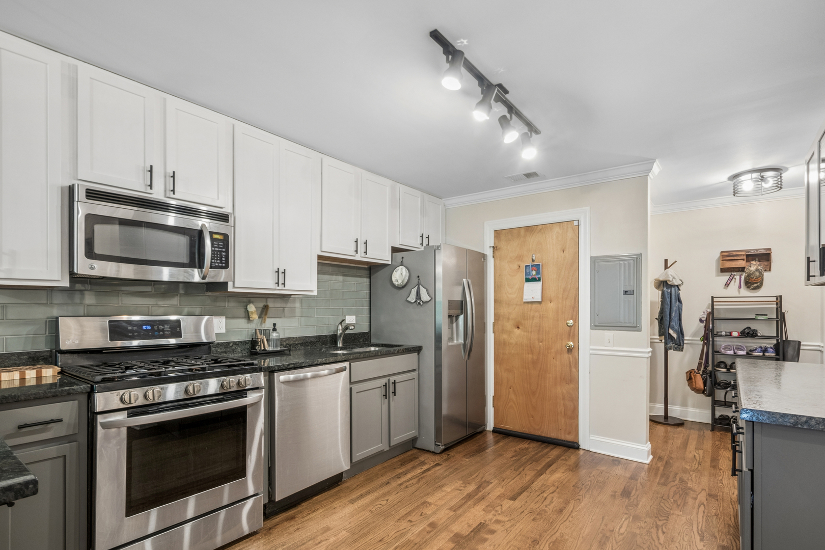 1514 W Pratt Boulevard Unit: 3B